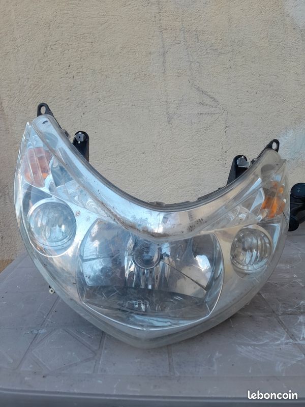 Phare avant peugeot elystar (image 1)