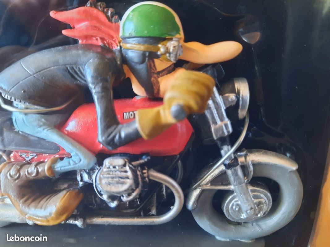Figurine joe bar team 2 - moto guzzi v7 sport de 1971 - 1/18 (image 2)