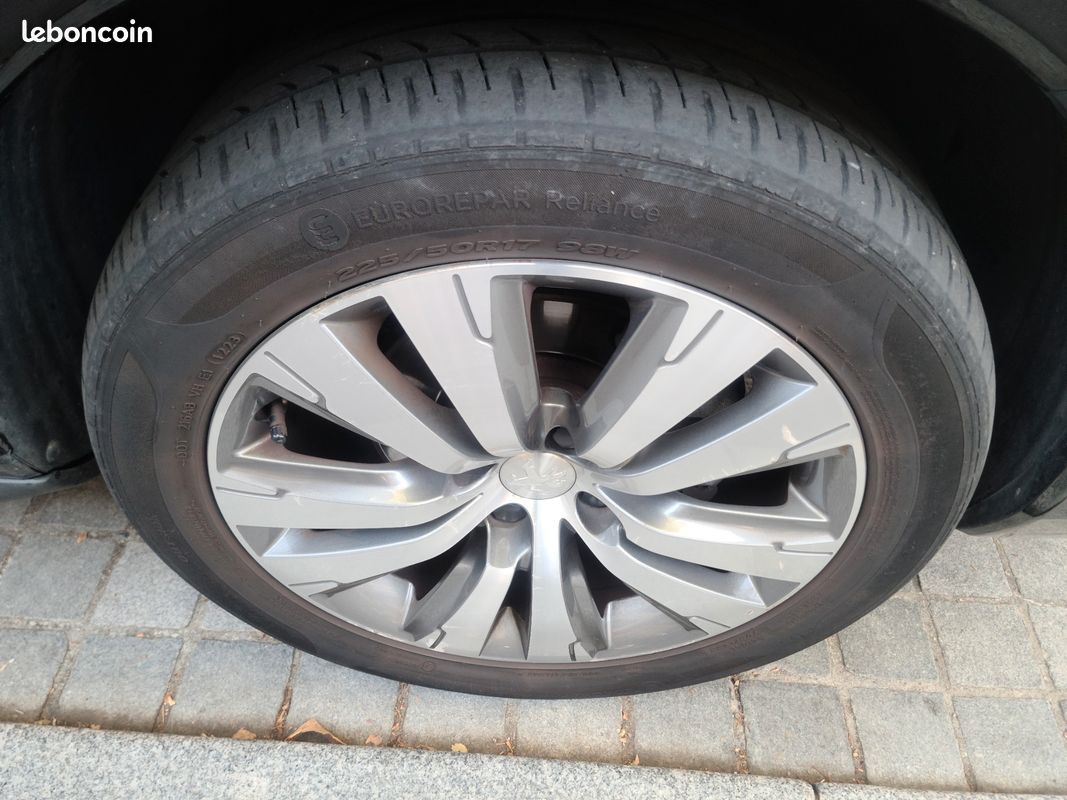 PEUGEOT 3008 1.6 BLUEHDI 120 ALLURE BUSINESs (image 25)