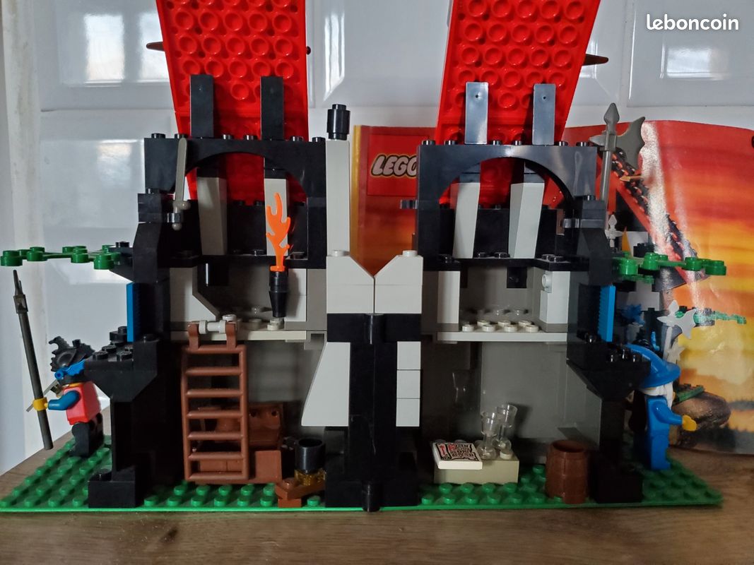 Vintage Lego 1993 - Majisto's Magical Workshop (image 3)