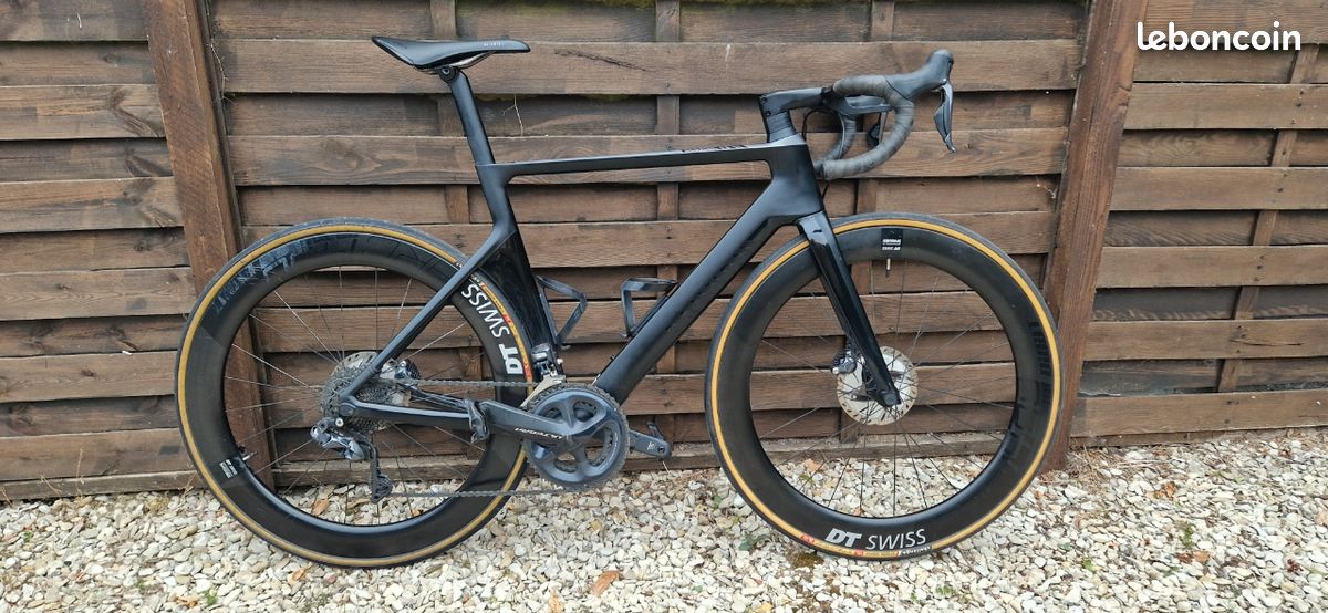 Canyon Aeroad CF SL Disc 8.0 Di2 (image 1)