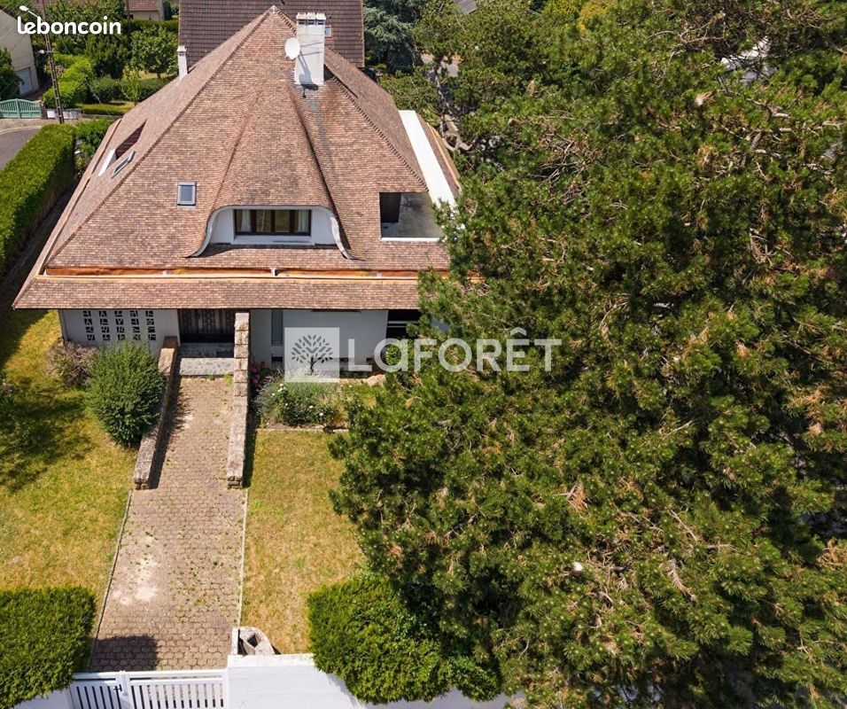 Maison 8 pièces 216 m² · à Donville-les-Bains · 216 m² · 610 000 €