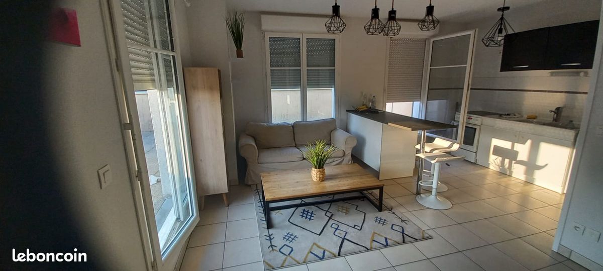 Parking 2 pièces 42 m² · à Le Haillan · 42 m² · 900 €