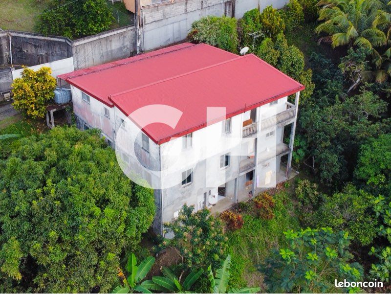 Appartement 11 pièces 293 m² · à Rivière-Pilote · 293 m² · 305 000 €