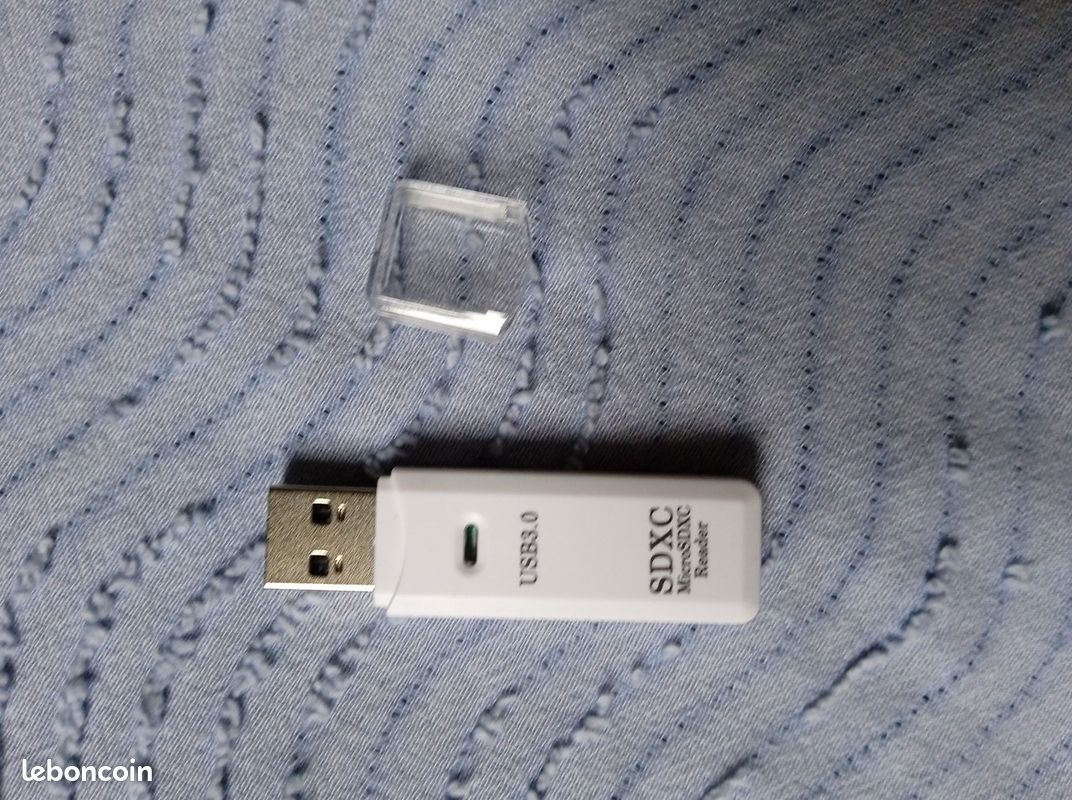 Lecteur De Cartes USB 3.0 SD/microSD Hama - Transfert Ultra-Rapide 5 Gbps - Boîtier Métal Argenté - Compatible UHS-I & Copie Carte à Carte