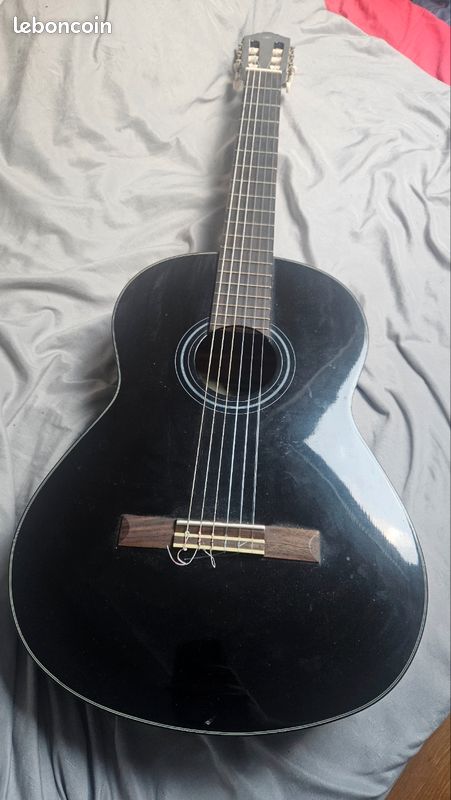 Guitare yamaha (image 1)
