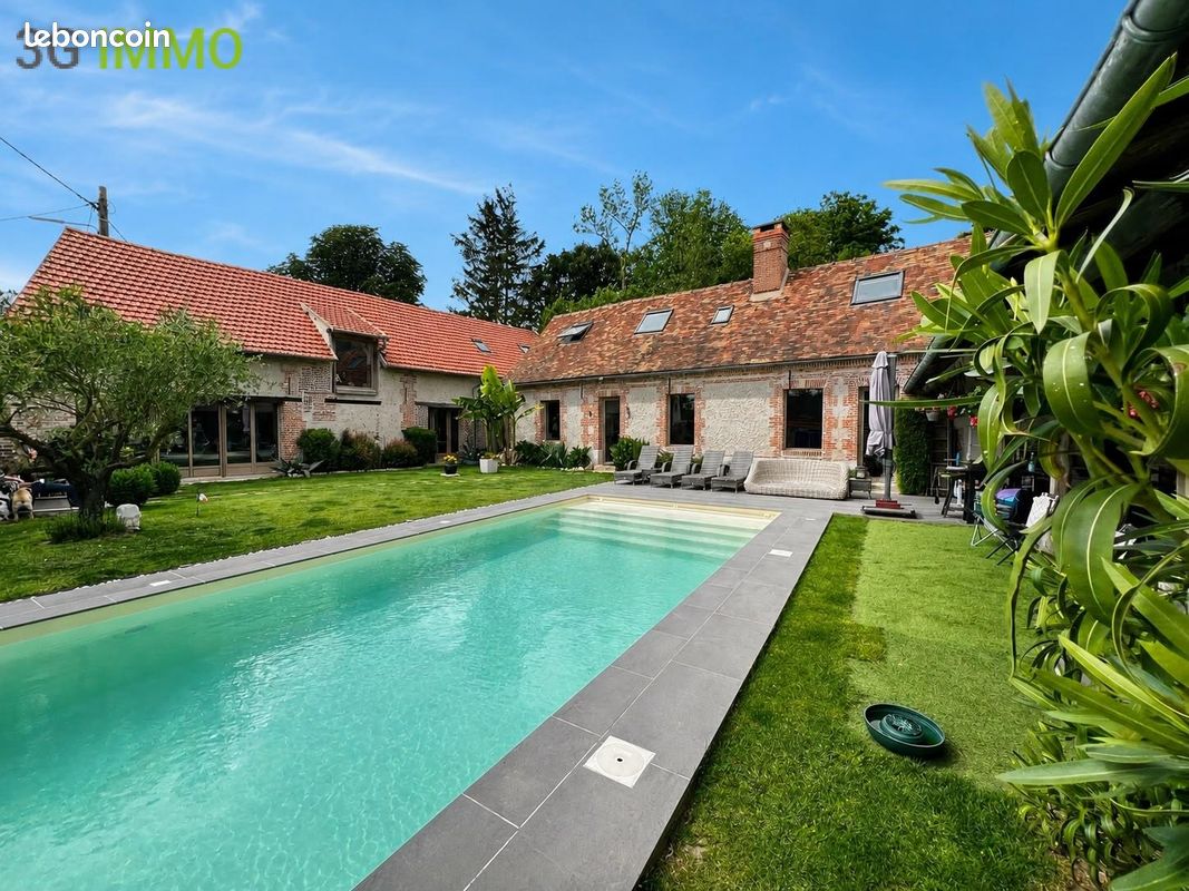 Maison 8 pièces 248 m² · à Montchevreuil · 248 m² · 540 000 €