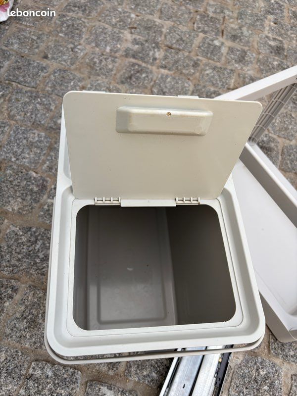 Poubelle IKEA hallbar Ameublement