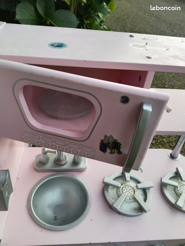 Cuisine enfant rose en bois (image 7)