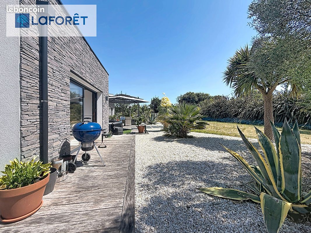 Maison 8 pièces 221 m² · à Locmaria-Plouzané · 221 m² · 792 900 €