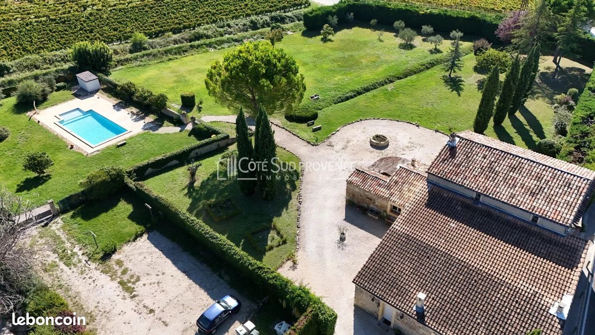 Maison 12 pièces 340 m² · à Mazan · 340 m² · 1 250 000 €