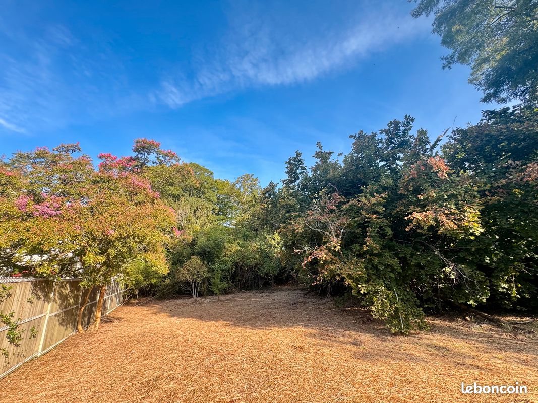 Terrain 597 m² · à Blanquefort · 319 000 €