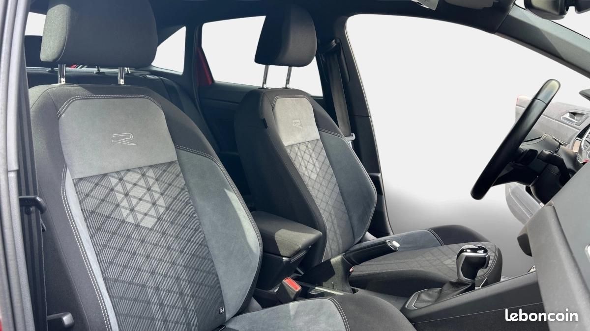 Volkswagen Taigo 1.0 TSI 110 DSG-7 R-Line / Digital Cockpit et caméra de recul (image 12)
