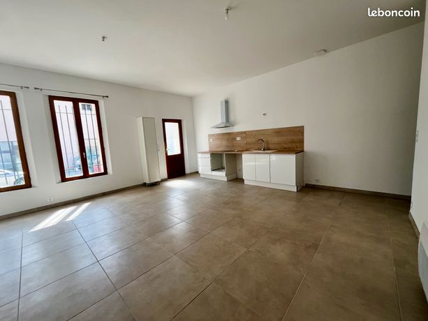 Appartement T2 avec cour et parking