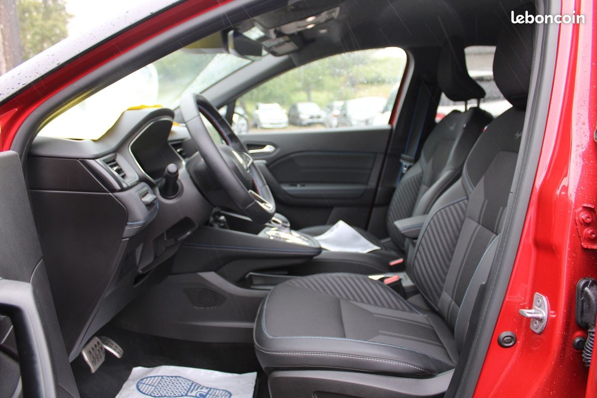 Renault CAPTUR 5 ESPRIT ALPINE 1L6 E-TECH FULL HYBRID 145 CV BOITE AUTO CAMÉRA 360 CUIR JANTES 19 (image 8)