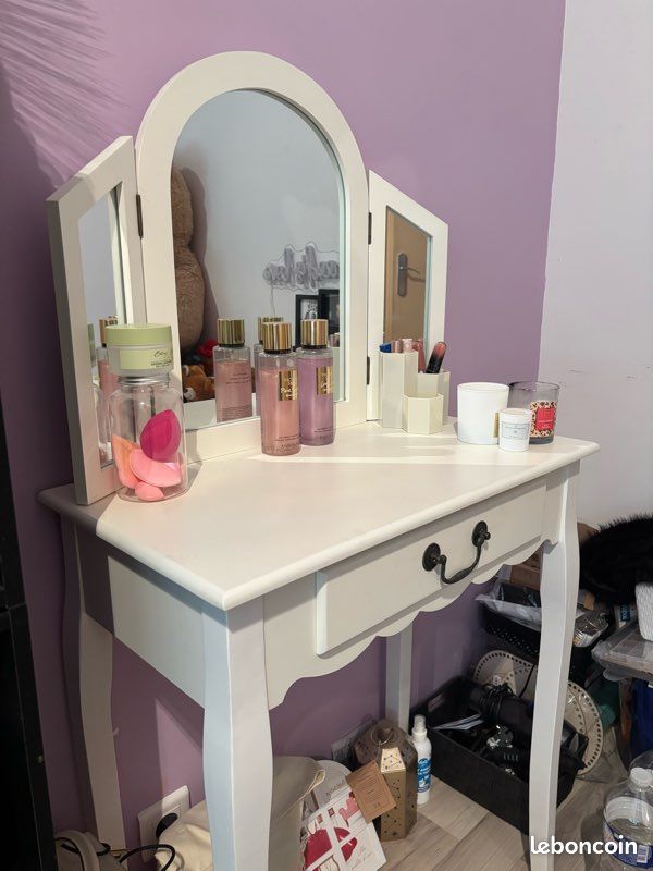 Coiffeuse blanche (image 1)