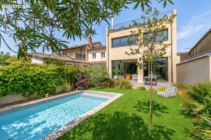 Maison 7 pièces 300 m² — 2