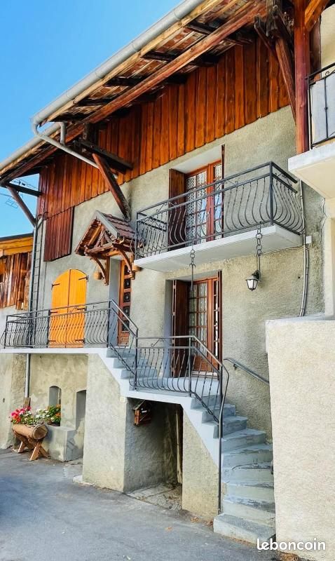 Maison 3 pièces 185 m² · à Les Belleville · 185 m² · 190 800 €
