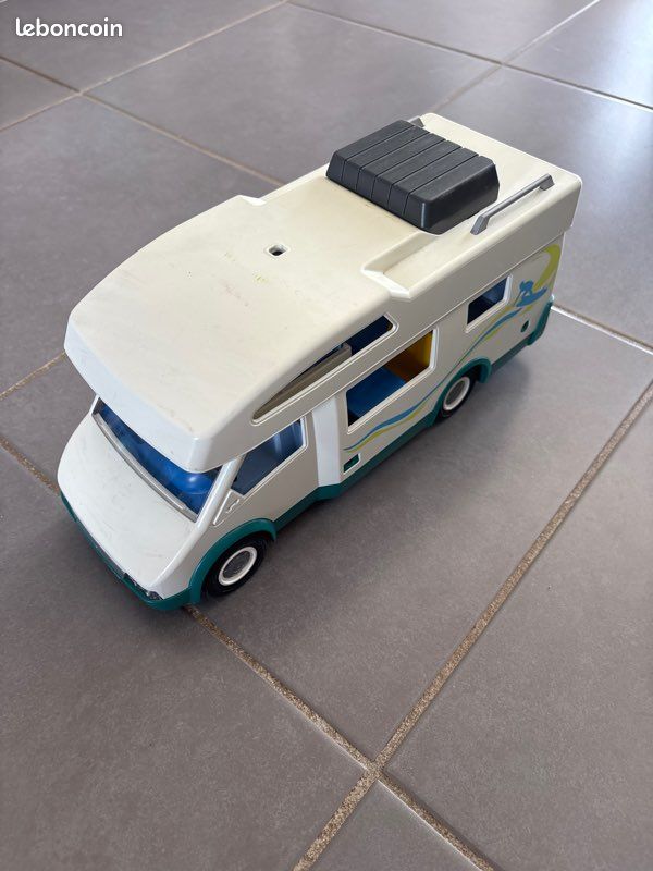 6671 Playmobil Famille avec camping-car 0116 (image 1)