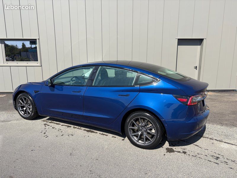 Tesla model 3 (image 1)
