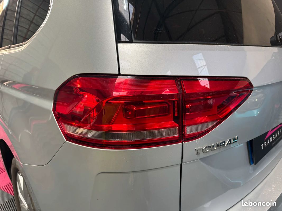 Volkswagen TOURAN 1.6 TDI 115cv DSG7 Confortline / Caméra de Recul / Régulateur de vitesse (image 12)
