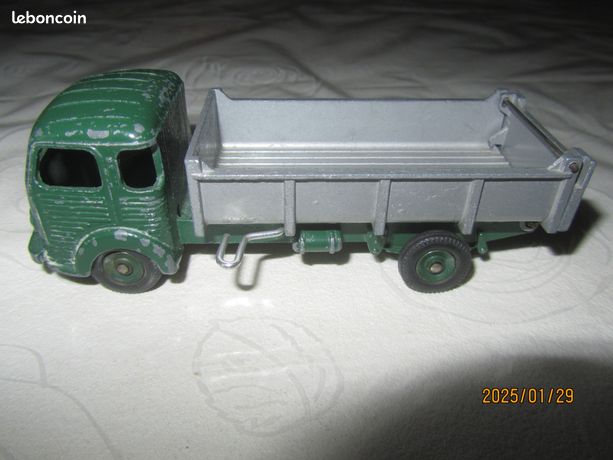 DINKY TOYS 33B CAMION SIMCA CARGO BENNE BASCULANTE EN BOITE D'ORIGINE VNMIB
