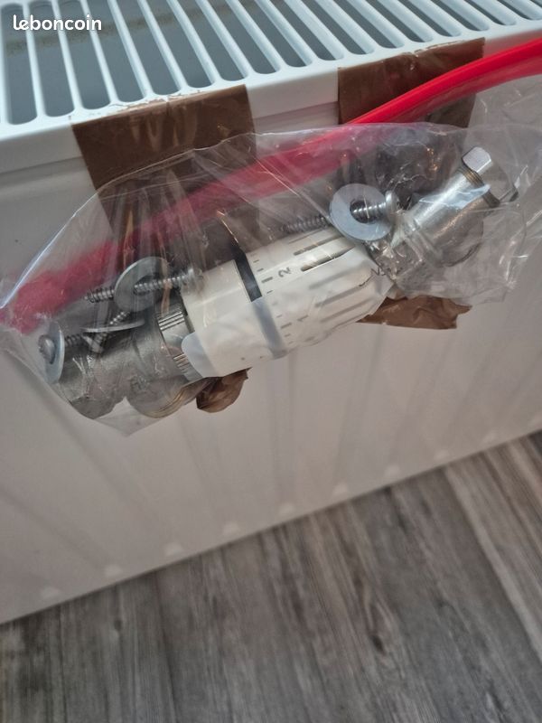 Grand radiateur eau chaude (image 3)