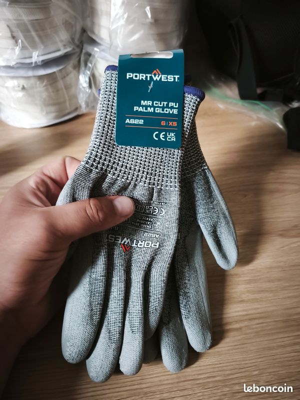 A vendre – 30 paires de gants Portwest A622 neufs (image 1)