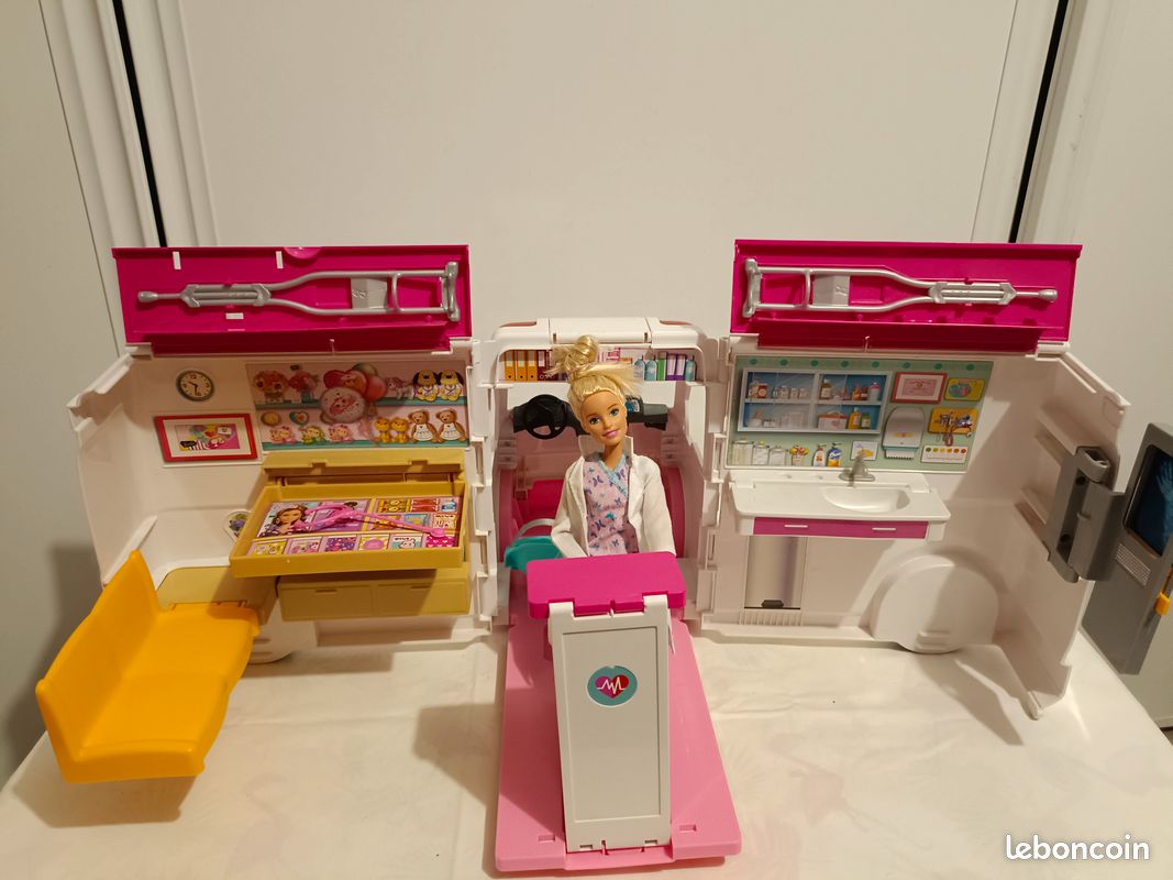 Barbie médecin et son camion (image 4)