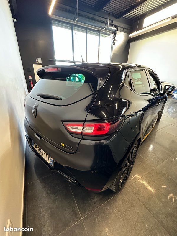 Renault Clio IV RS 18 (image 2)