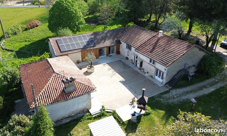 Maison 8 pièces 240 m²