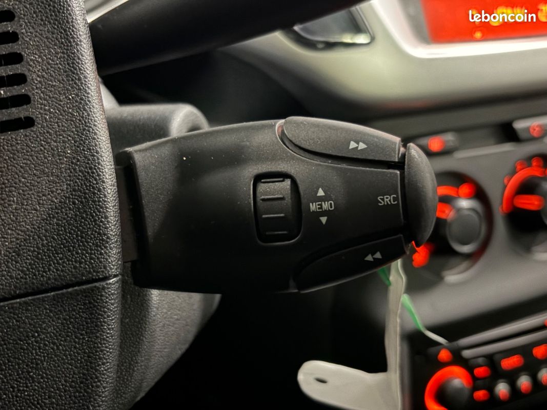 Citroën C3 1.6 HDi 92 Tendance confort (image 37)
