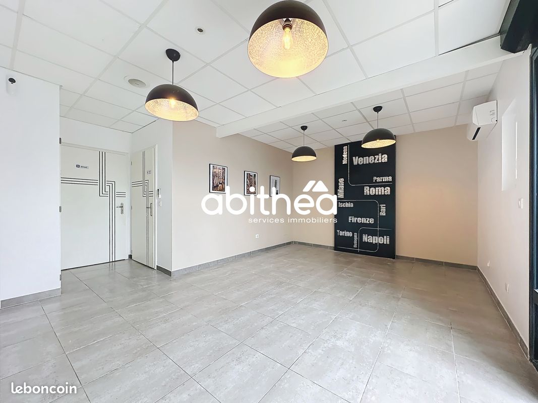 Local commercial 40 m² Montady (image 1)