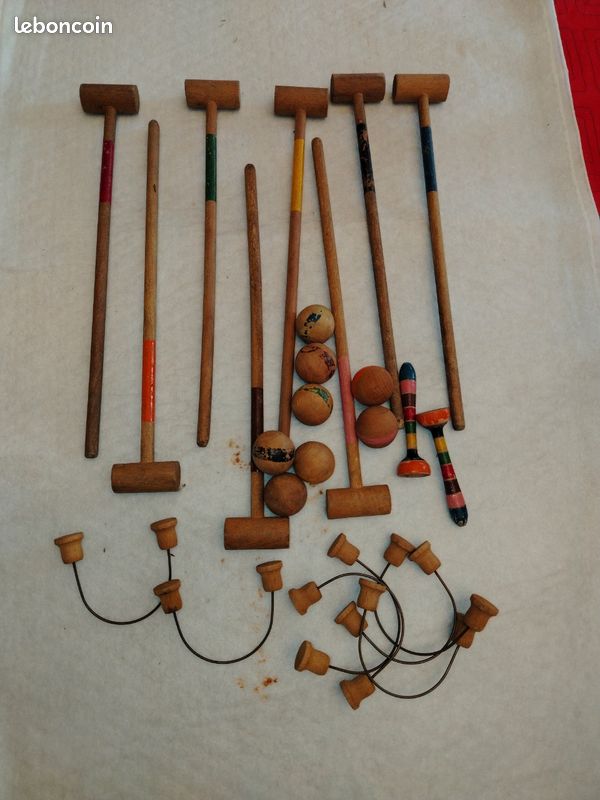 Jeu de boules en bois vintage avec support (Gebraucht) in Farvagny-le