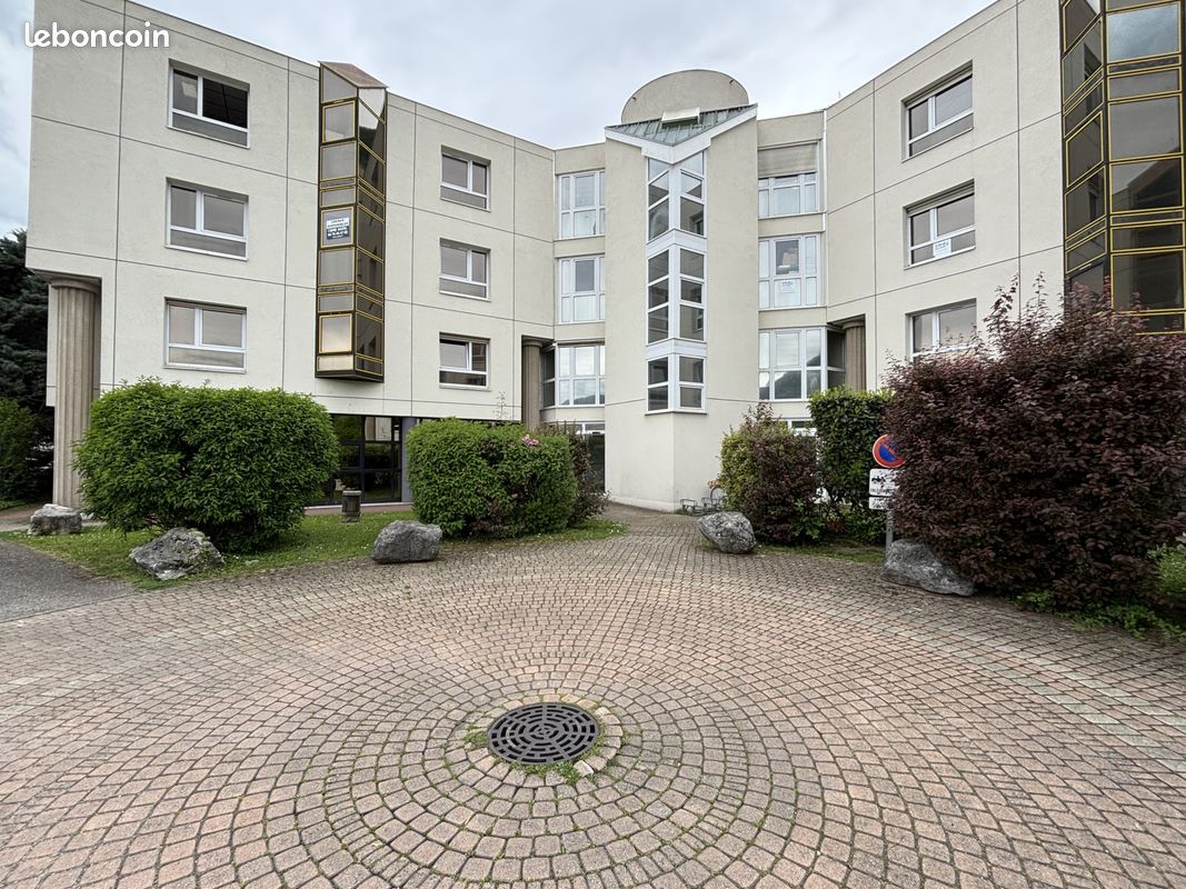 1 pièce 20 m² · à Sassenage · 20 m² · 585 €/mois