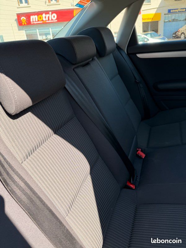 Audi A4 2.0 TDI 140 cv Boîte auto automatique (image 6)