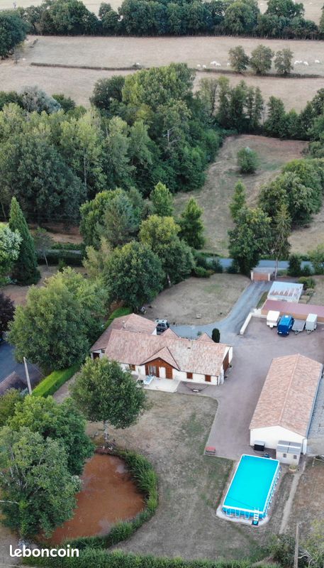 Maison 6 pièces 190 m² · à Ainay-le-Château · 190 m² · 275 000 €