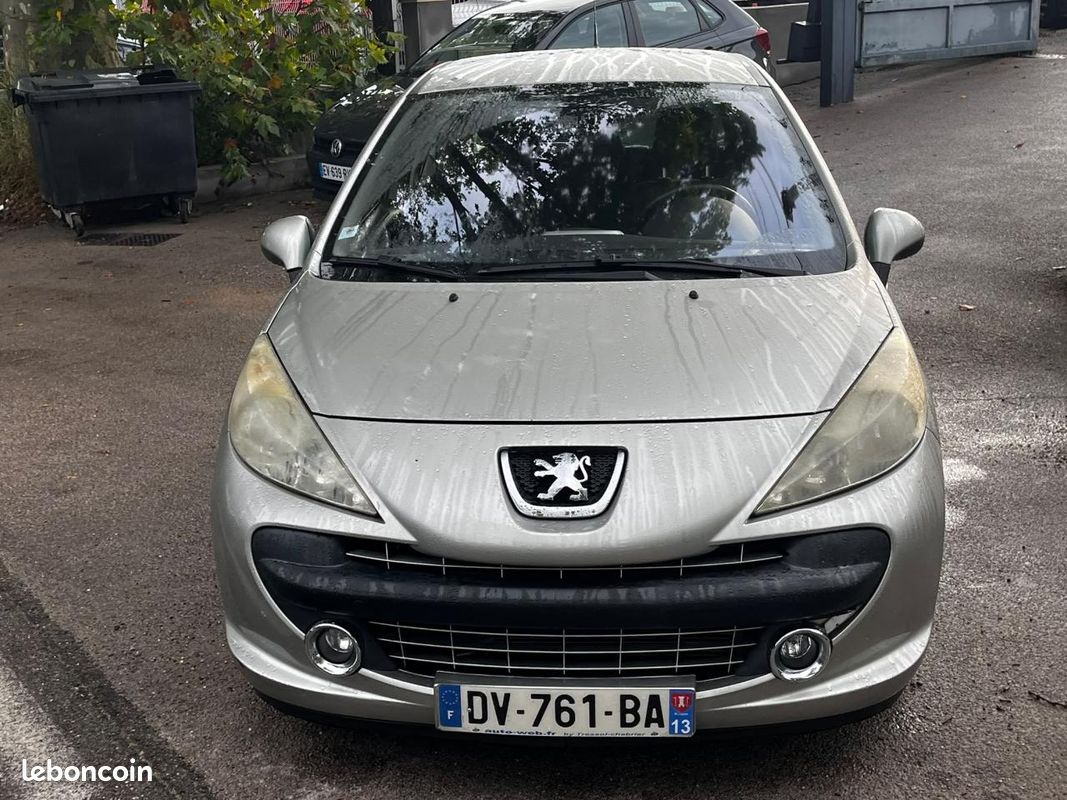 PEUGEOT 207 1.6i 16V - 120 - BVA Sport Pack (image 7)