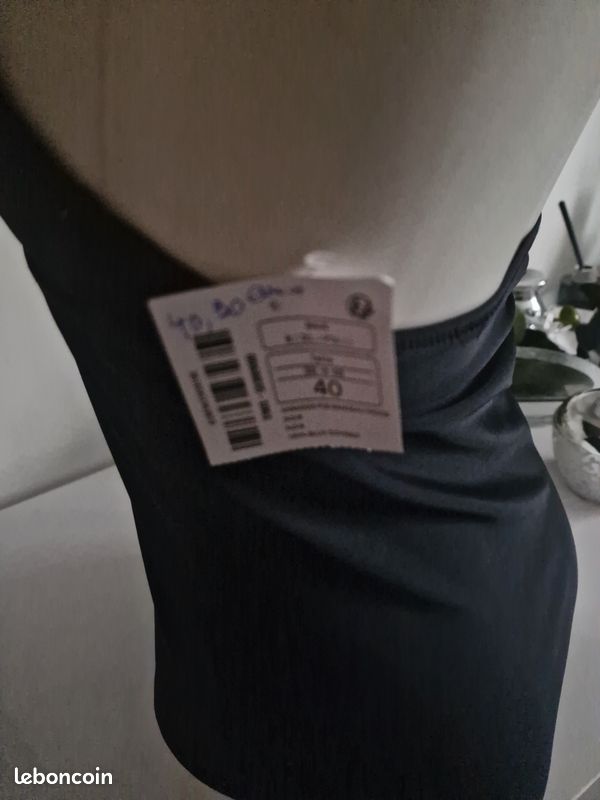 Un maillot de bain noir 1 pièce taille 40 marque Wamea Beach (image 13)