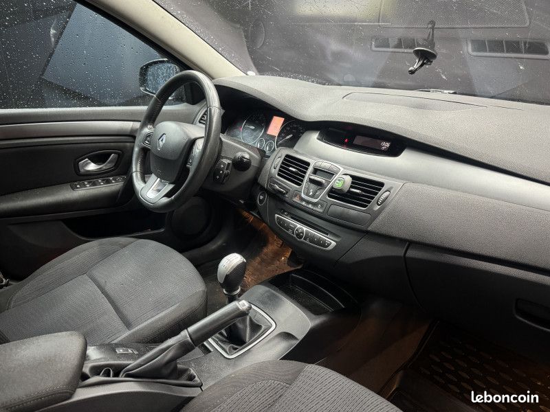 Renault LAGUNA III 2.0 DCI 150CH FAP EXPRESSION (image 8)