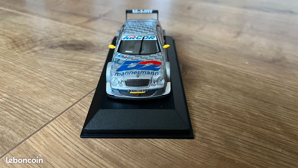 Miniature Mercedes CLK DTM Hockenheim 2002 – Échelle 1/18, Pilote Alesi, état Correct
