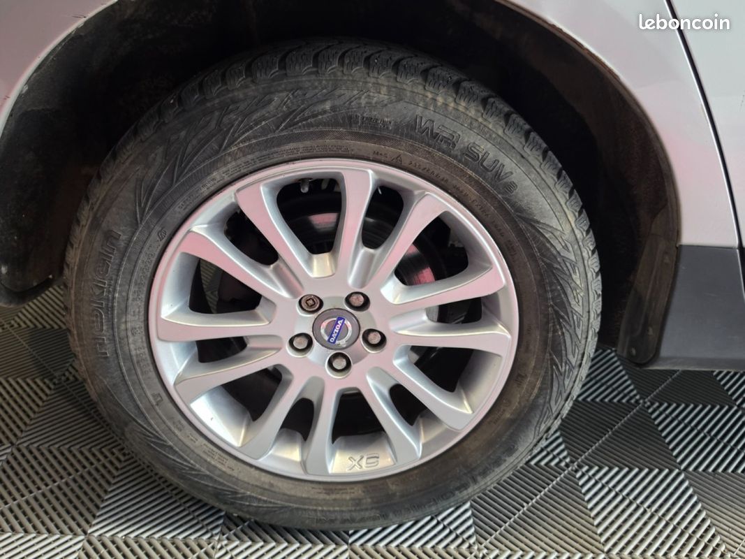 VOLVO XC60 D5 AWD Summum Geartronic A (image 23)