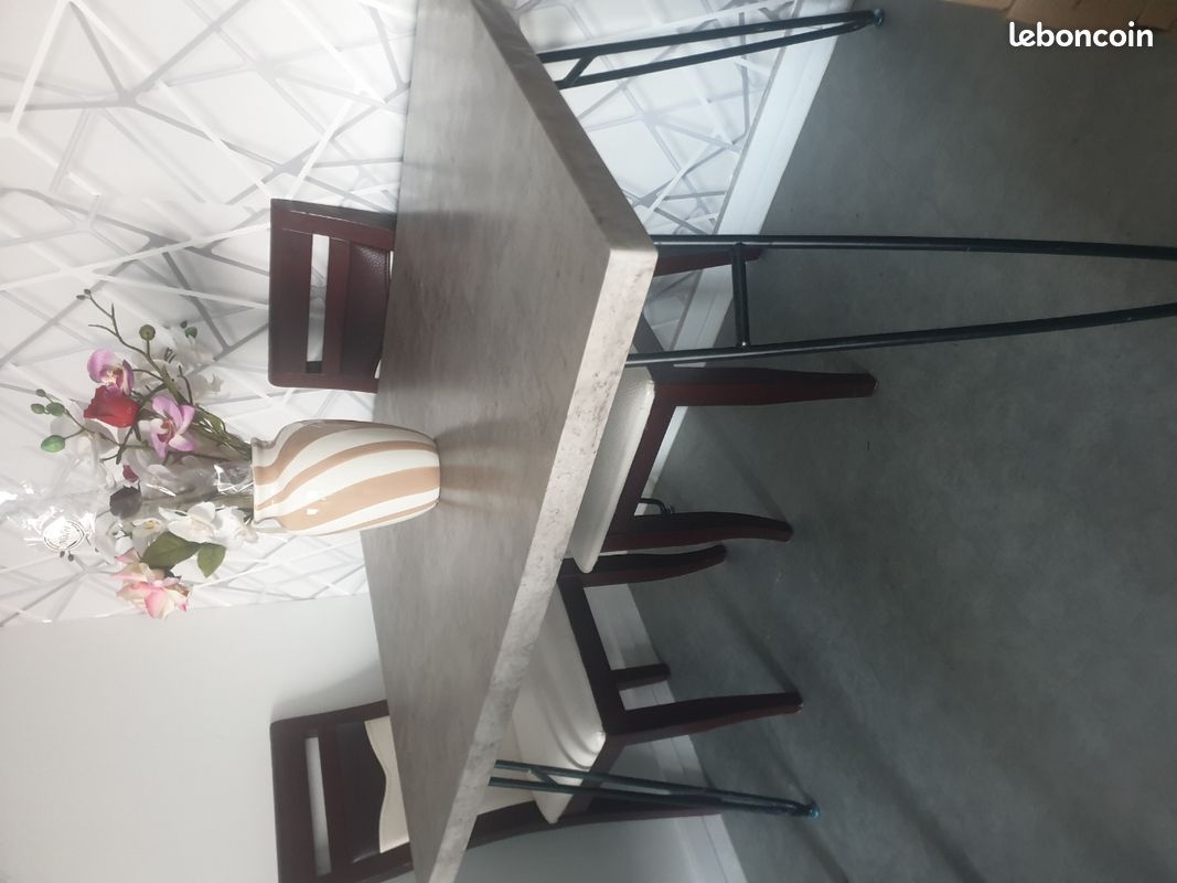 Table style industrielle (image 1)
