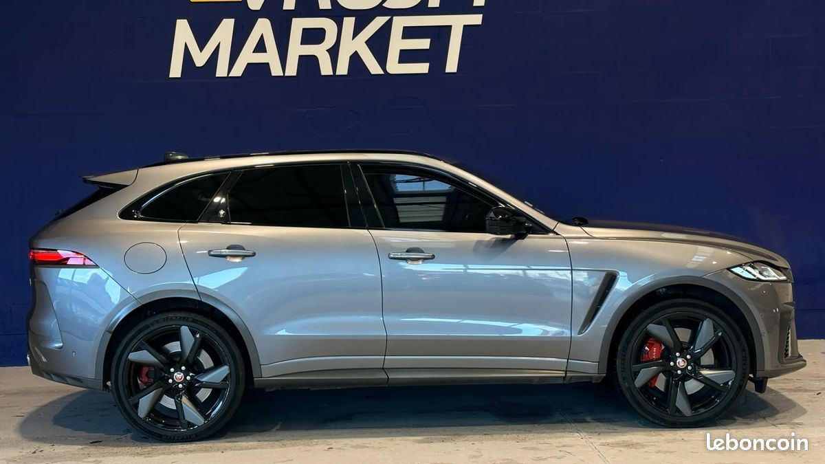 Jaguar F-Pace SVR 5.0 550ch 4x4 - Rare Phase 2 - Toit ouvrant - Son Meridian - Sièges AV/AR et volant chauffants (image 2)