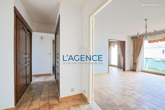 https://img.leboncoin.fr/api/v1/lbcpb1/images/bd/1d/03/bd1d031040ffbd1a6466bc414d8fe60c9c21b688.jpg?rule=ad-image