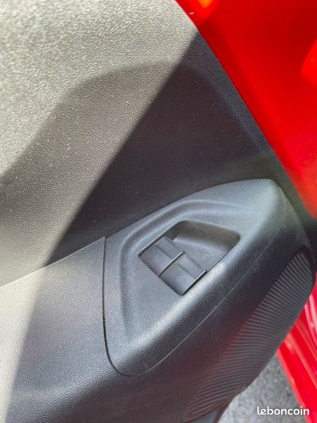 Peugeot 108 VTI 72 LIKE S&S 4CV 5P (image 3)