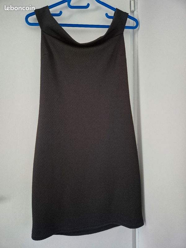 Robe noire (image 1)