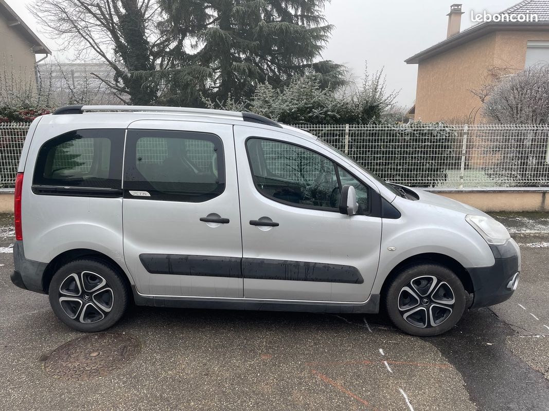 Citroën Berlingo 1.6 hdi 92cv version XTR 2012 clim TBE garantie possible (image 2)