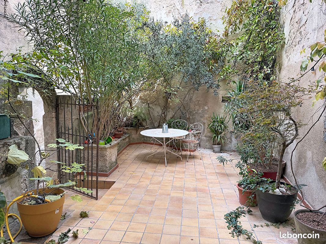 Maison 5 pièces 101 m² · à Cucuron · 101 m² · 347 000 €