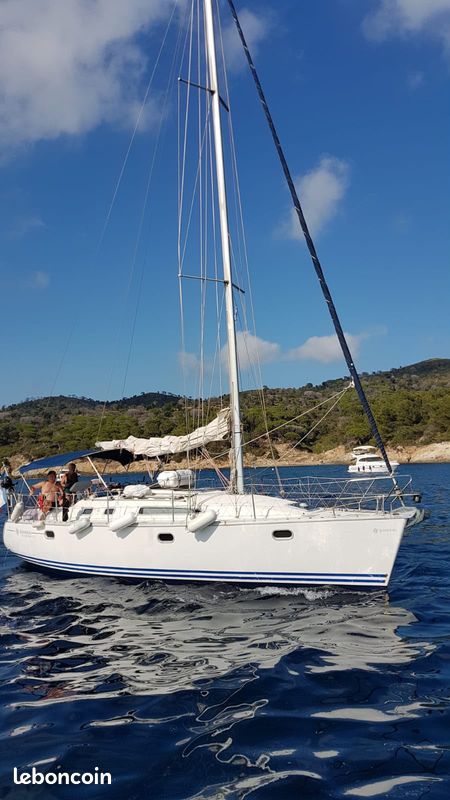 SUN ODYSSEY 32I (JEANNEAU) — View photo 1